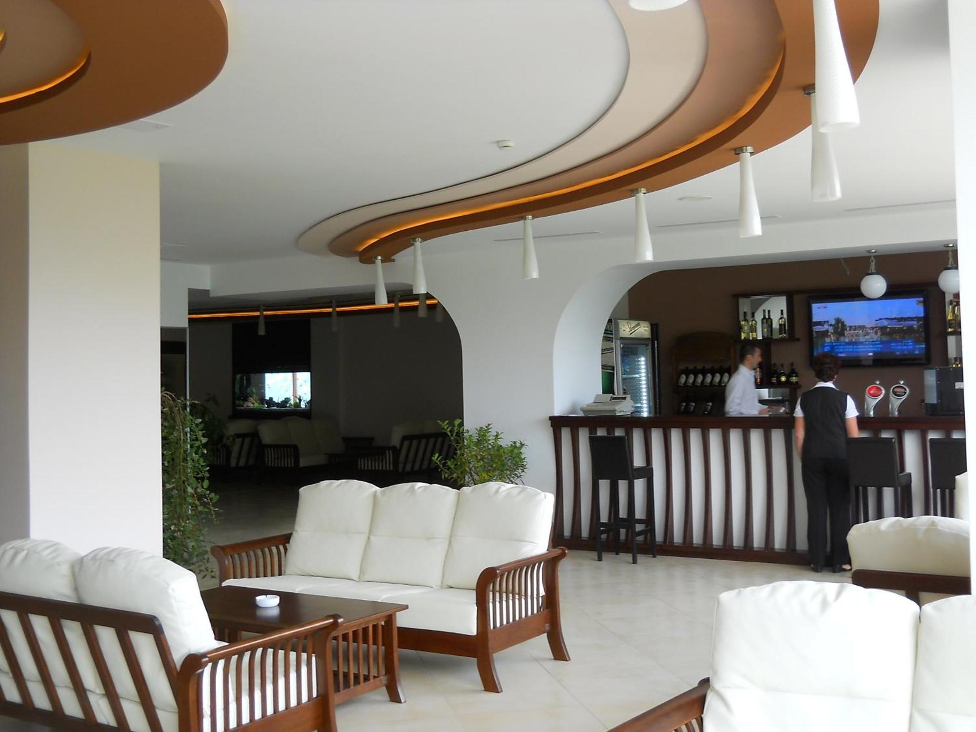 Hotel Valea Cu Pesti Căpăţîneni-Ungureni Εξωτερικό φωτογραφία