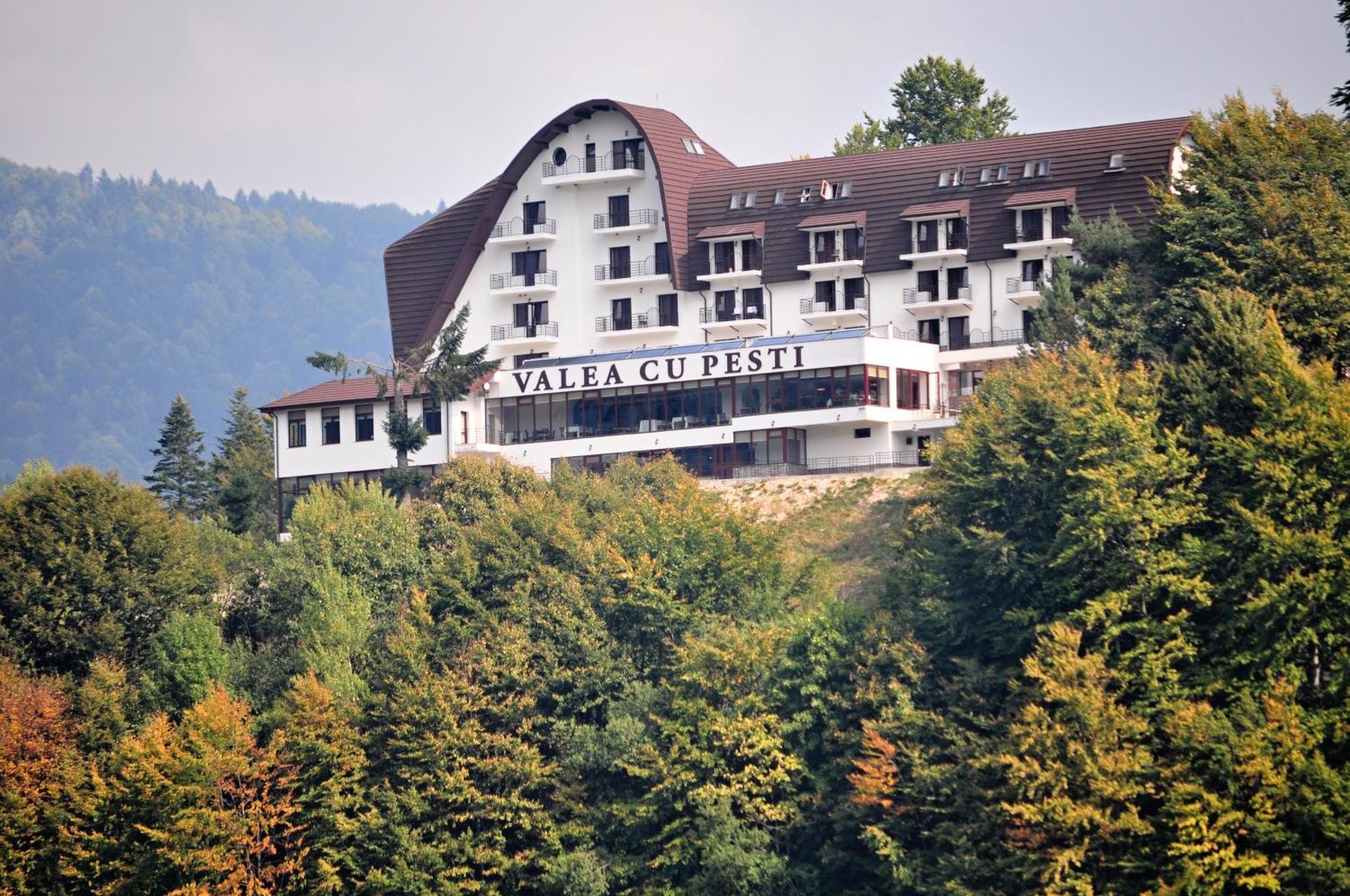 Hotel Valea Cu Pesti Căpăţîneni-Ungureni Εξωτερικό φωτογραφία