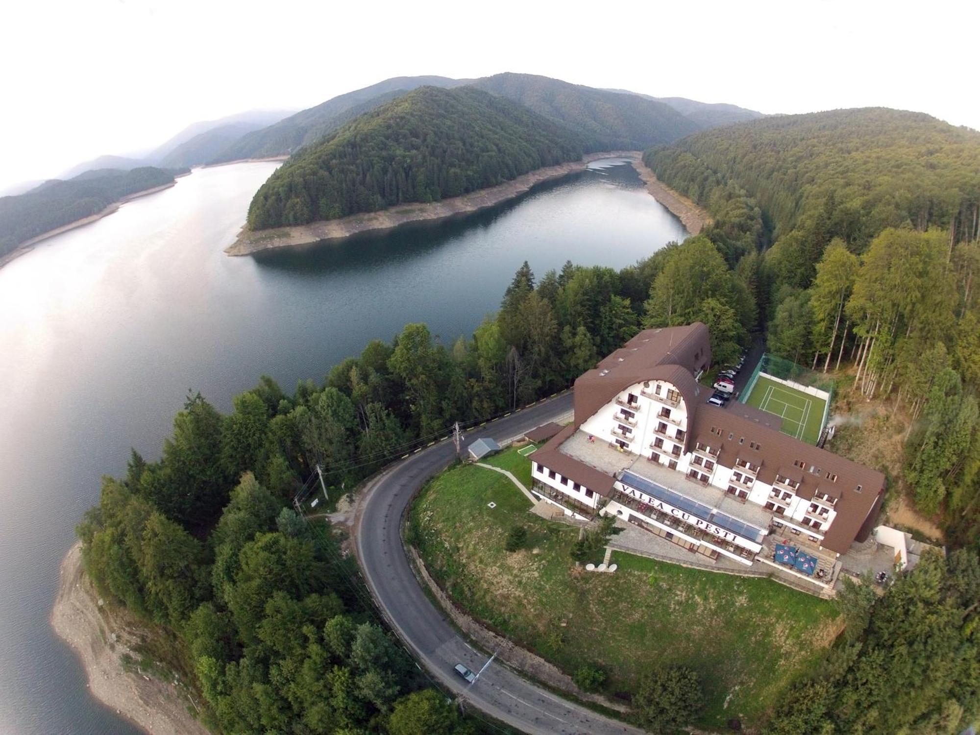 Hotel Valea Cu Pesti Căpăţîneni-Ungureni Εξωτερικό φωτογραφία